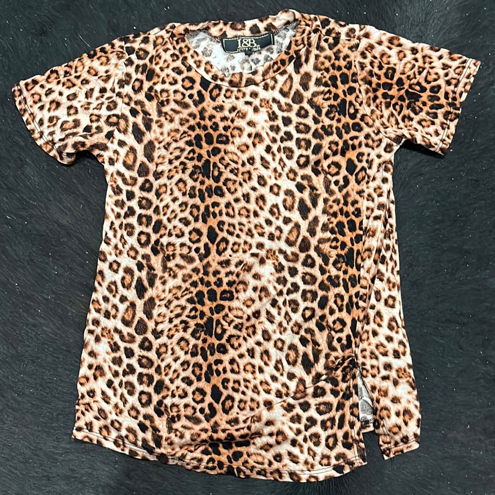Girl’s L&B Large Leopard Top